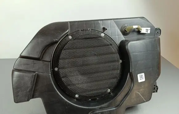 Jeep Grand Cherokee WL Subwoofer speaker P68347136AA
