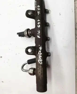 Nissan Qashqai Fuel main line pipe