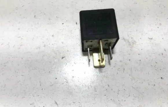Audi A4 S4 B5 8D Other relay 443951253j 899511000