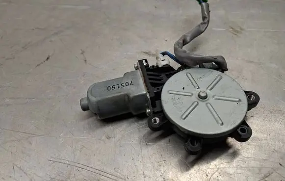 Subaru Forester SG Rear door window regulator motor 705150