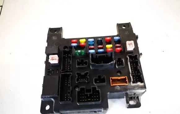Peugeot 4007 Fuse box set 8637a824