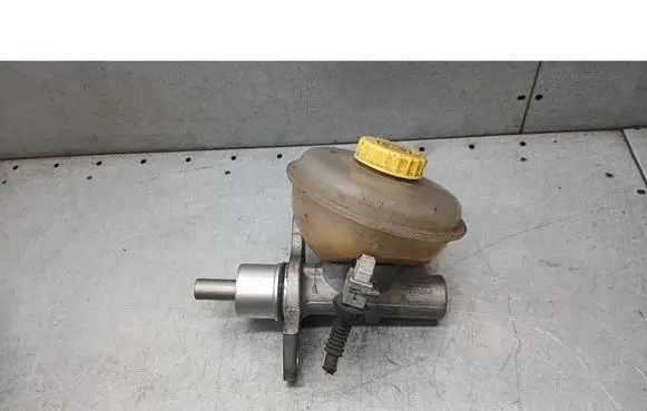 Audi A6 S6 C5 4B Master brake cylinder