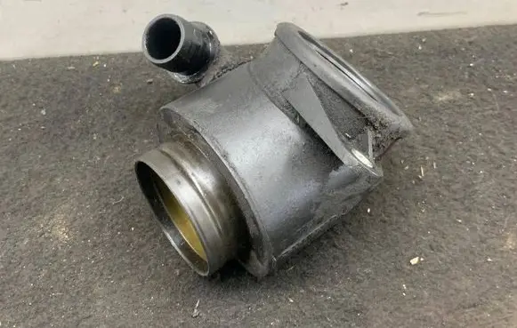 Audi Q7 4L Turbo air intake inlet pipe/hose PA66G130