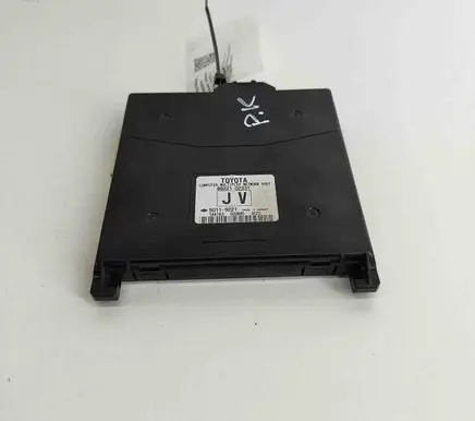 Toyota Auris E180 Central body control module 8922102331