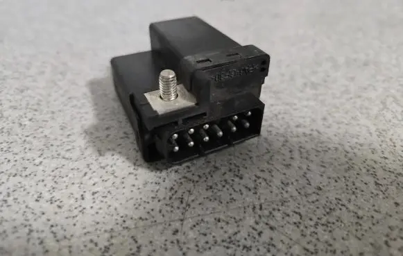 BMW 5 E39 Glow plug pre-heat relay 2246919 72RB510