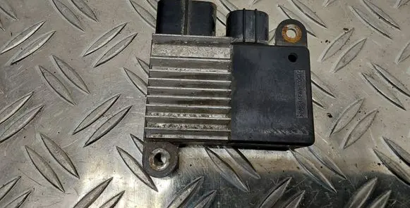 Toyota Avensis T270 Coolant fan relay 89257499300
