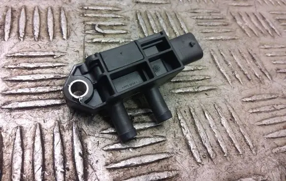 Seat Arona Exhaust gas pressure sensor 05e906051p