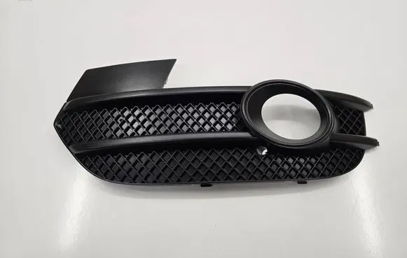 Audi Q3 8U Front bumper lower grill 8U0807681A