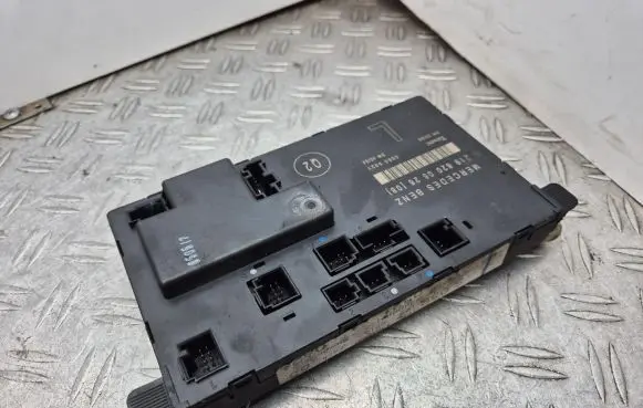 Mercedes-Benz CLS C219 Door control unit/module 2198200626