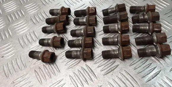 Nuts/bolts