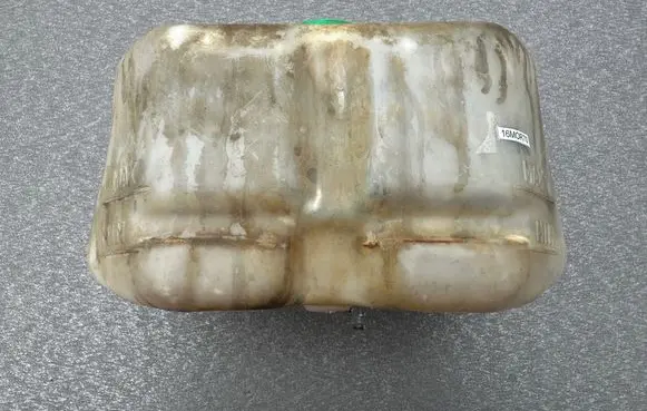 Nissan Patrol 160 Coolant expansion tank/reservoir 21710C8200
