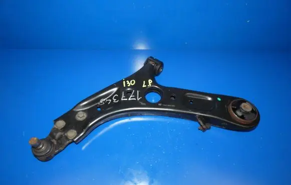Hyundai i30 Front lower control arm/wishbone 