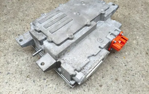 Ford Explorer VI Voltage converter inverter L1M87P425AF H388E210771A0018