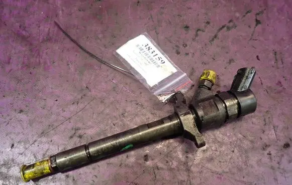 Volvo C30 Fuel injector 