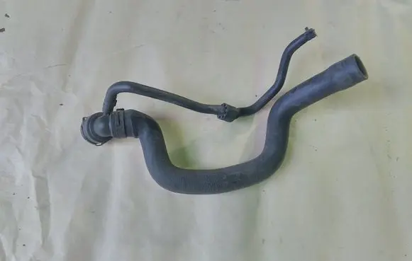 Volkswagen Golf V Engine coolant pipe/hose 6Q0122291E