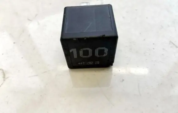 Volkswagen Golf IV Other relay 7m0951253 v23136j6x45