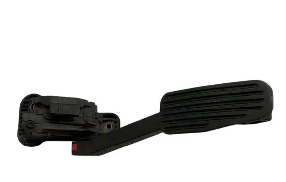 Accelerator throttle pedal