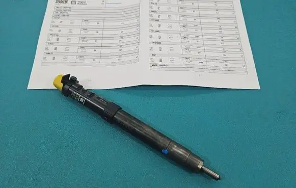 Citroen C4 II Fuel injector EMBR00101D IMPRK1532052