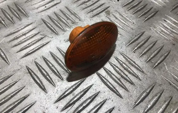 Ford Escort Front fender indicator light 01959