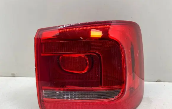 Volkswagen Touran II Rear/tail lights 176405