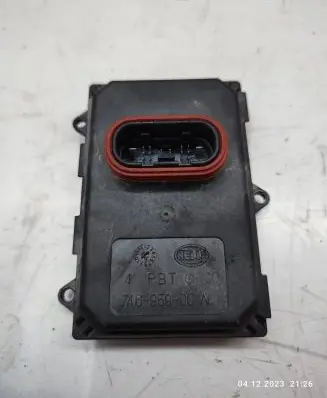 Volkswagen Touareg II Headlight ballast module Xenon 8U0941329
