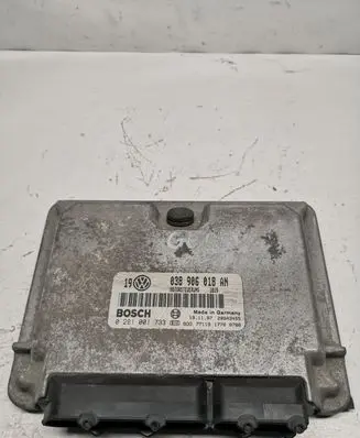 Volkswagen Golf IV Engine control unit/module 038906018AN 0281001733