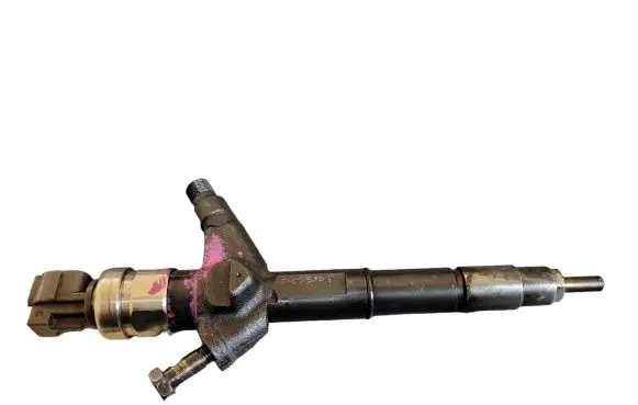Nissan Primera Fuel injector AW400AW4