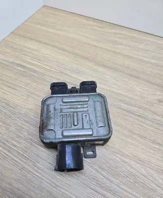Coolant fan relay