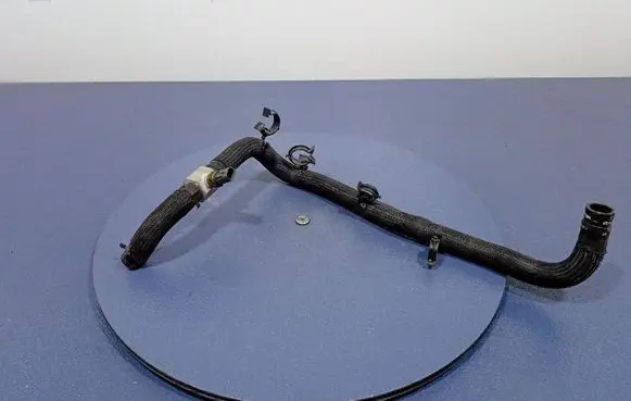 Engine coolant pipe/hose