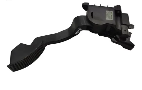 Accelerator throttle pedal