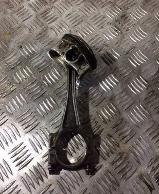 Mazda CX-5 Piston with connecting rod 083146