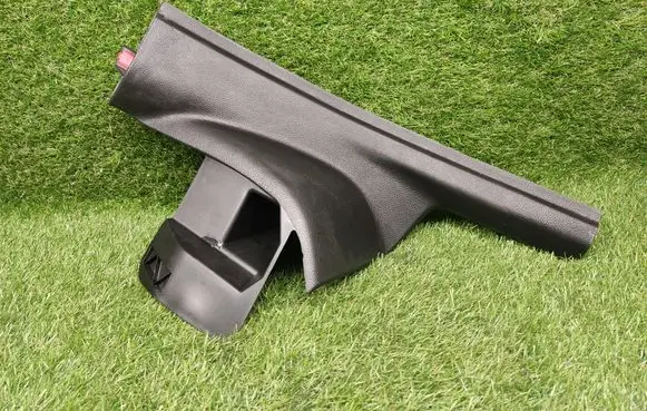 Chevrolet Cruze II Rear sill trim cover 13454172
