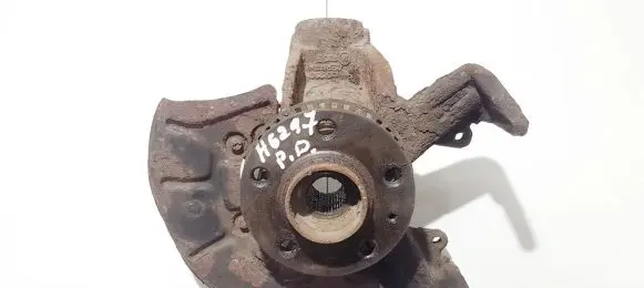 Volkswagen Golf IV Front wheel hub
