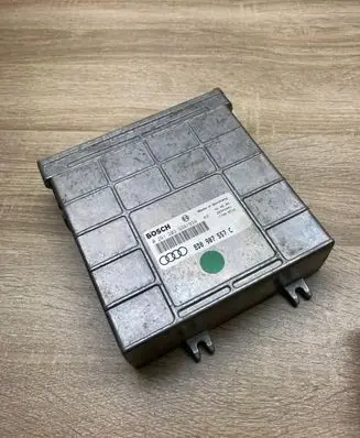 Audi A4 S4 B5 8D Engine control unit/module ECU 8D0907557C 0261203938