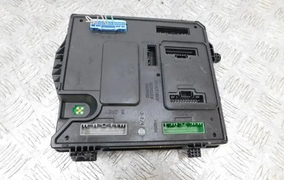 Renault Megane III Comfort/convenience module 284B13640R S180098201