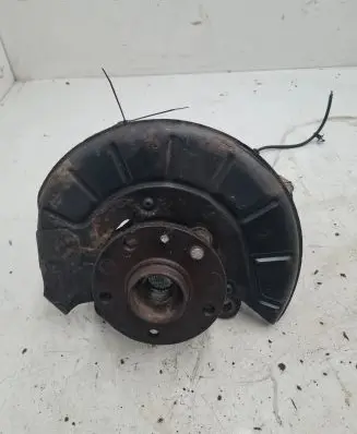 Volkswagen Touran I Front wheel hub