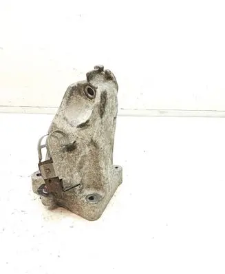 Mercedes-Benz S W221 Engine mounting bracket A6422230504 ENAC46000