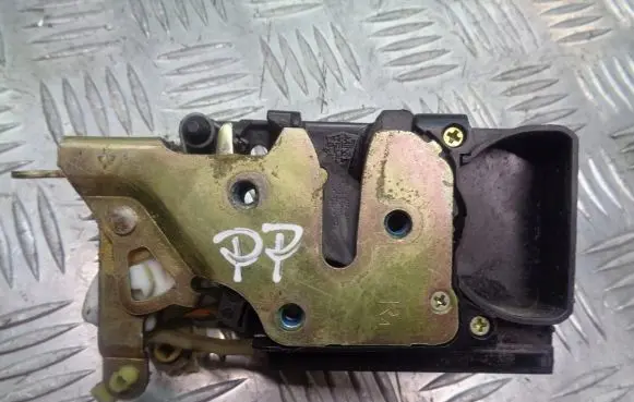 Chevrolet Lacetti Front door lock