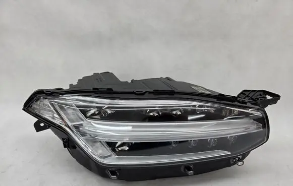 Volvo XC90 Headlight/headlamp 31656990