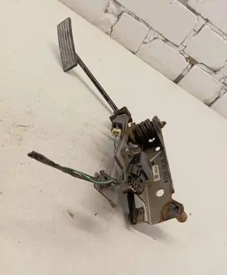 Ford Ranger Accelerator throttle pedal CB0541AC0 E050091010