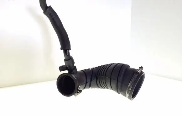 Mercedes-Benz Sprinter W901 W902 W903 W904 Air intake hose/pipe A9015283382