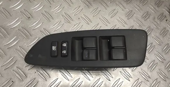 Toyota Auris 150 Electric window control switch 7423202550