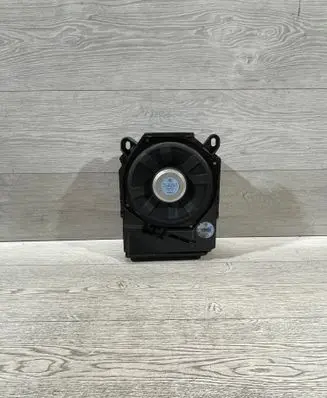 BMW 3 E90 E91 Subwoofer speaker 9143144 61928910 217BM085