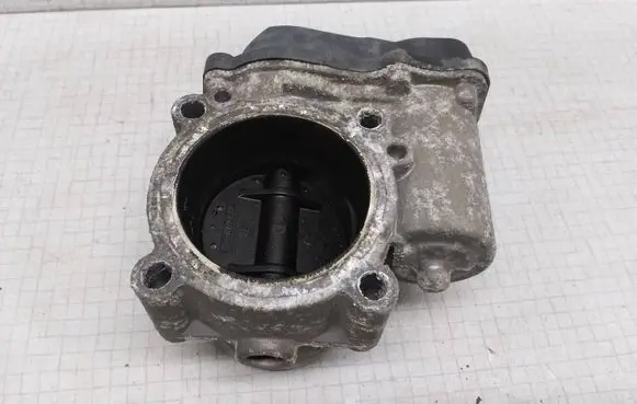 Volkswagen Golf V Throttle valve 03C133062C A2C53030936