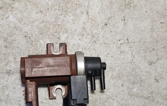 Citroen C4 I Turbo solenoid valve 9654282880