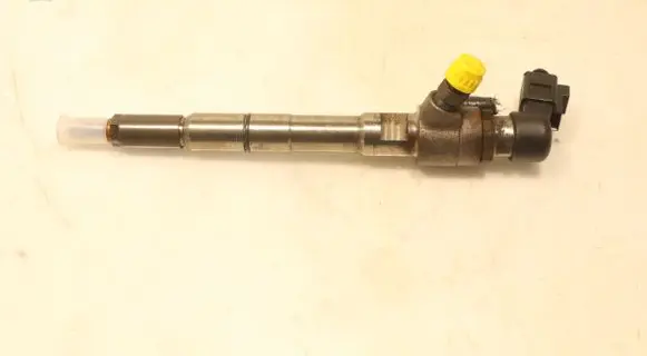 Skoda Fabia Mk2 (5J) Fuel injector 03L130277B