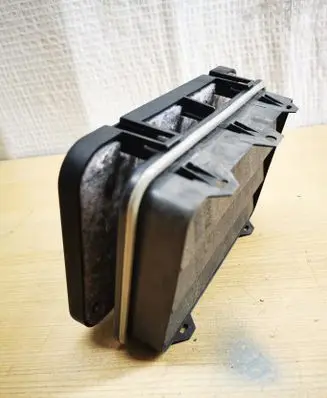 BMW 5 GT F07 Quarter panel pressure vent 9122453