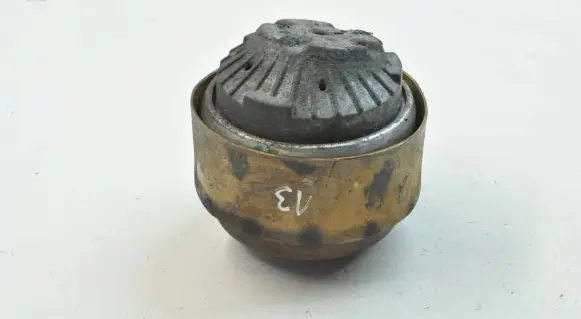 Engine mount bracket