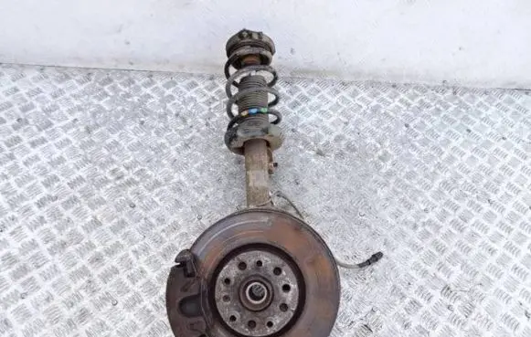 Volkswagen PASSAT CC Front wheel hub spindle knuckle