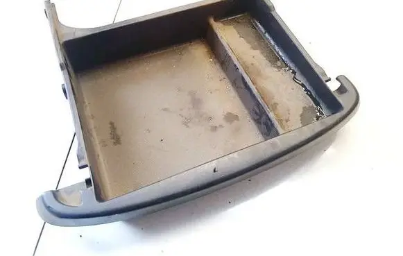 Glove box